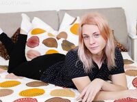 Hot shemale Sasha Deluxe shows off her big ass & her