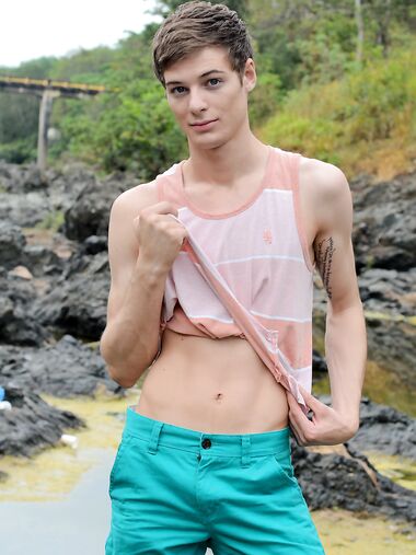 Staxus Devon LeBron, Lucas Owens