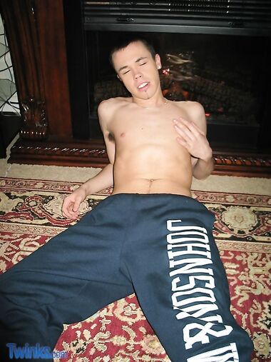 Hot twink jerks his hairy dick until he ejaculates in a hot