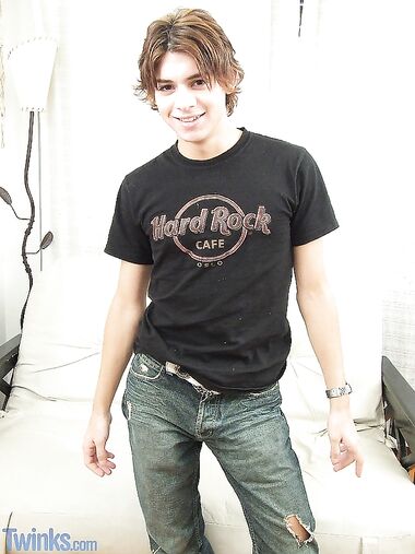 Hot twink Tomas G shows his suckable big balls up close